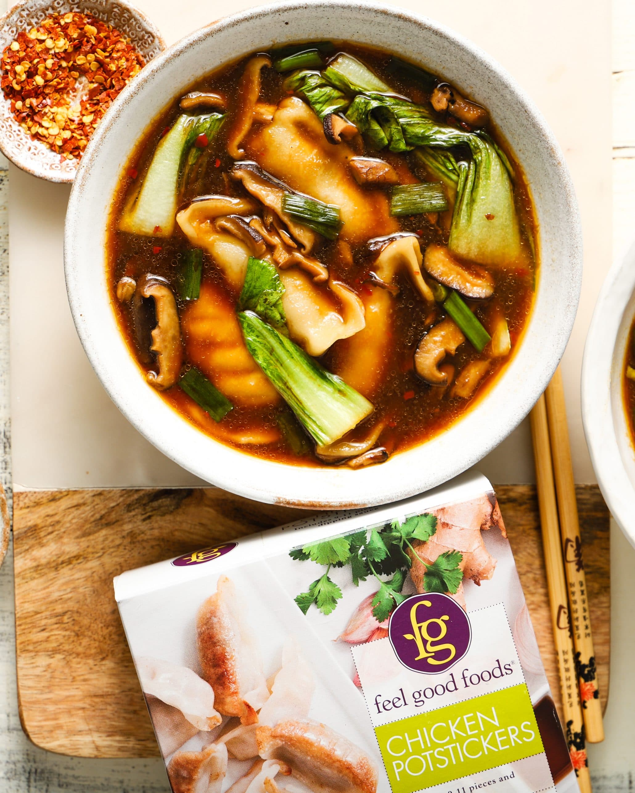 https://lindseyeatsla.com/wp-content/uploads/2019/12/Lindseyeatsla_Potsticker_Soup-9.jpg