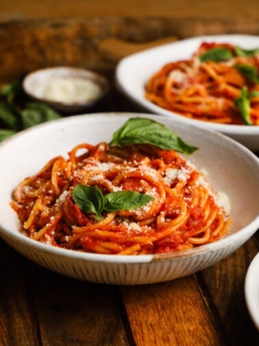 Creamy Roasted Red Pepper and Tomato Pasta | Lindsey Eats