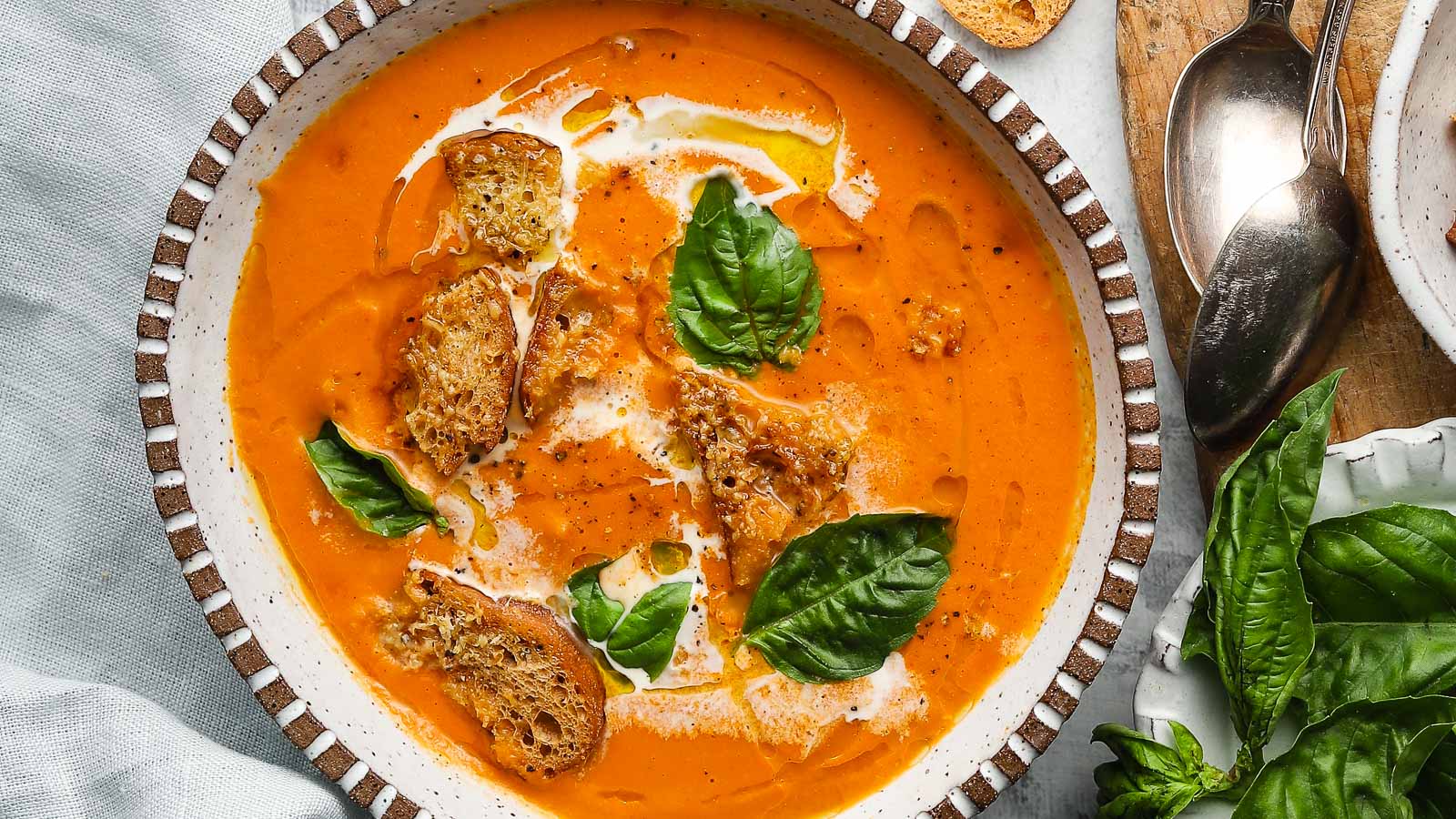 Homemade Roasted Tomato Soup with Fresh Tomatoes - Familystyle Food