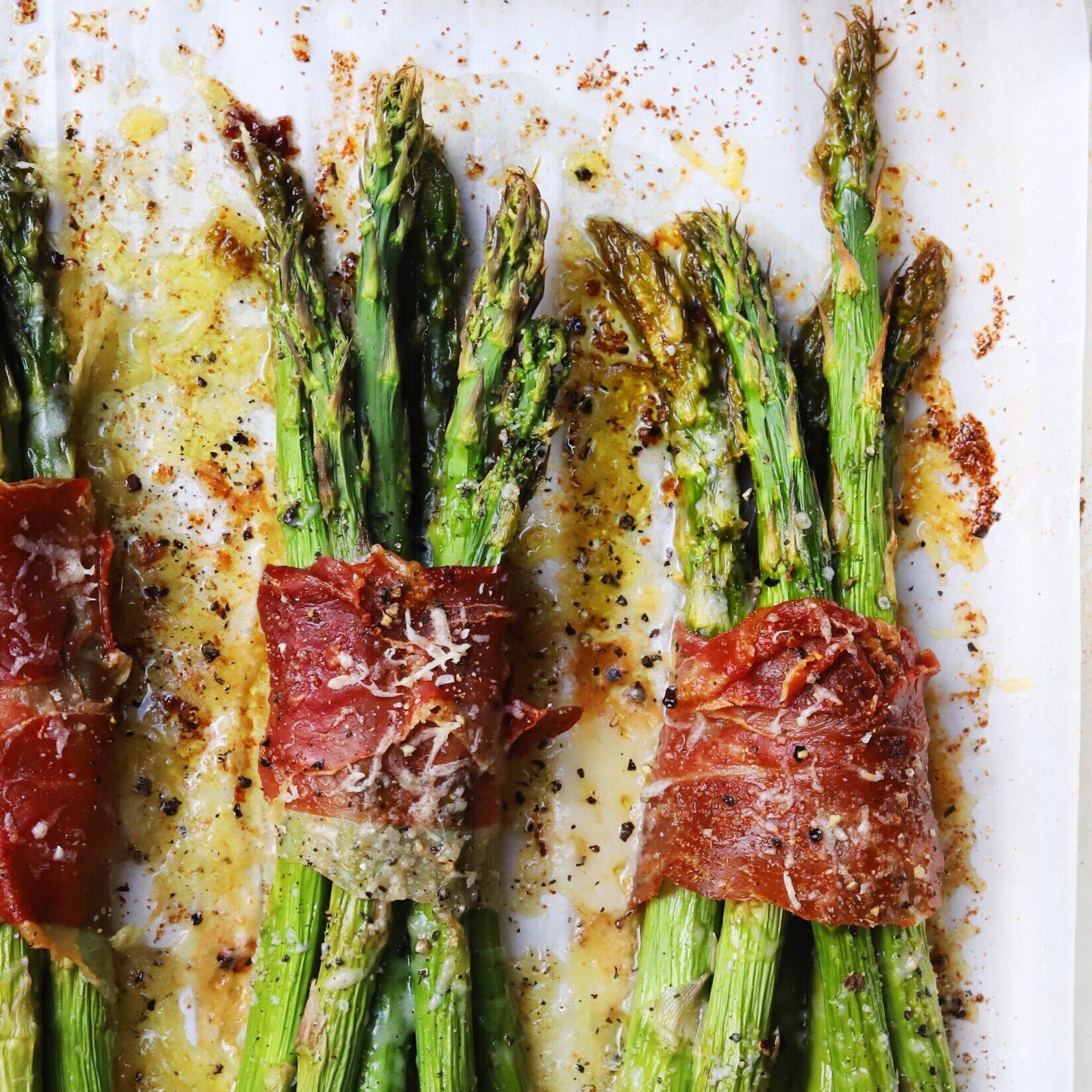 Cheesy Prosciutto Wrapped Asparagus-image