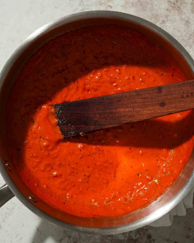 30 Minute Spicy Rigatoni Alla Vodka | Lindsey Eats